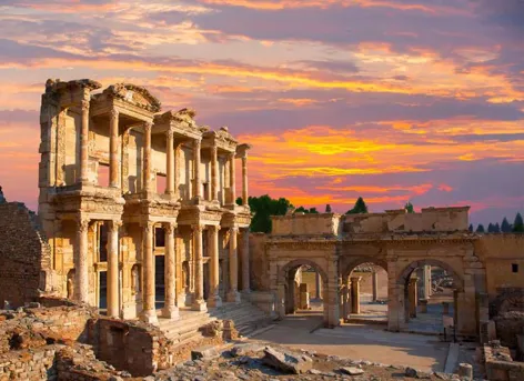 Efes Antik Kenti Nerede? | Ziyaret Saatleri, Giriş Ücreti ve Tarihi Bilgiler