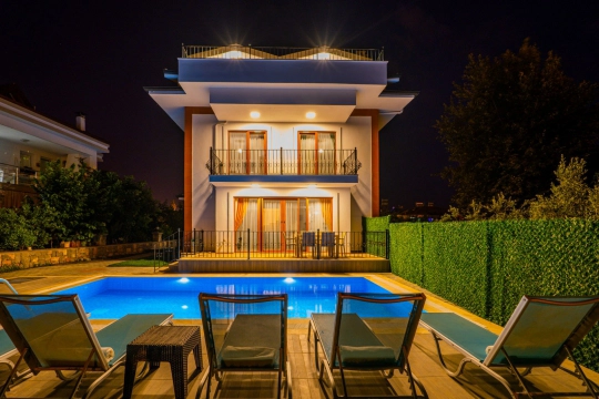 Villa Myra 1 - Muğla, Fethiye, Çalış - Deniz manzaralı tatil villası