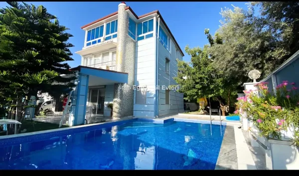 Kalabalık Ailelere Uygun Kiralık Villa