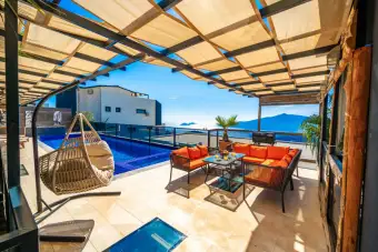 Villa Ever