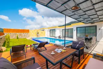 Villa Gardens 1