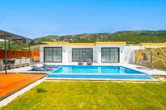 Villa Gardens 2