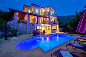Villa Brand