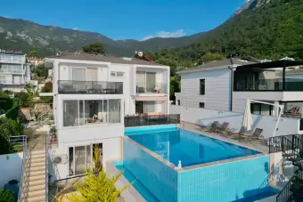 Villa Define