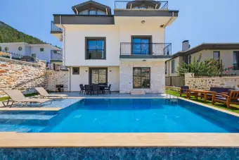 Villa Fame 1