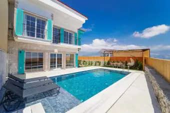 Villa Kira 2