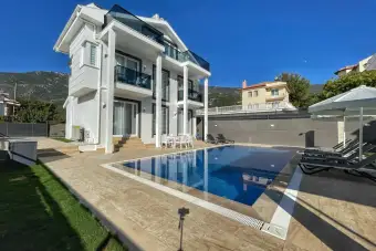 Villa Long