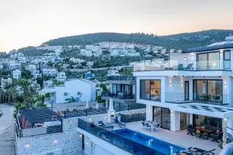 Villa Lovel 2