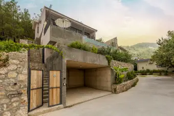 Villa Luvi House