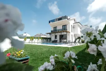 Villa Mirza 1