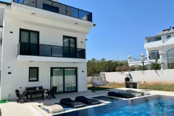 Villa Pachira 2
