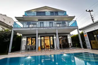 Villa Palace