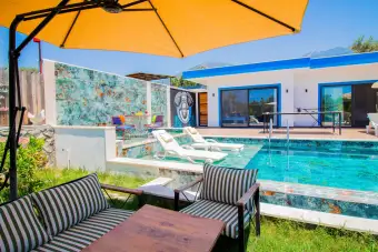 Villa Poker House