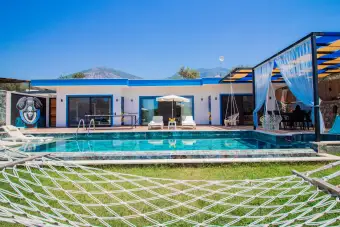 Villa Poker House
