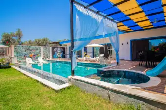 Villa Poker House