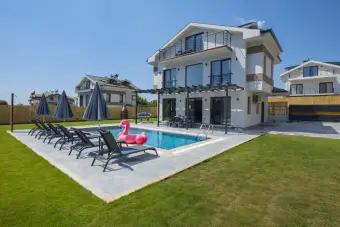 Villa Spring 3