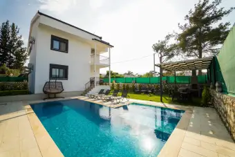 Villa Well