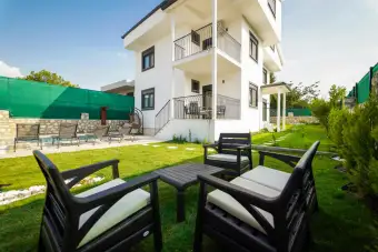 Villa Well
