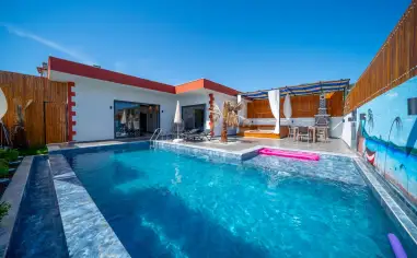 Villa Marvel 2