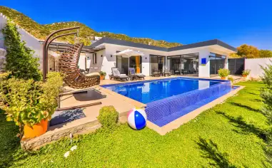 Villa Tire 1