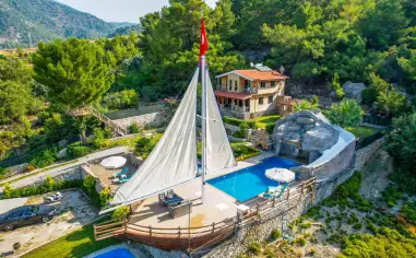 Villa Aqua