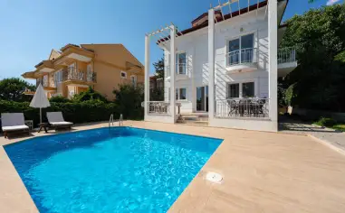 Villa Skyfall 2