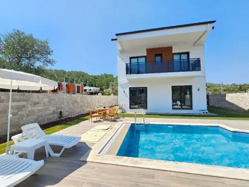 Villa Nehir