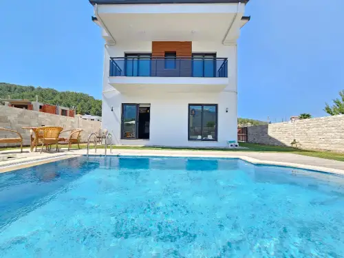 Villa Nehir